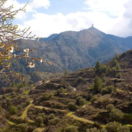 Aperanti Agrotourism Bed & Breakfast Pera Orinis