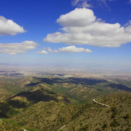 Bed & Breakfast Aperanti Agrotourism Pera Orinis