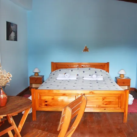 Aperanti Agrotourism Bed & Breakfast Pera Orinis