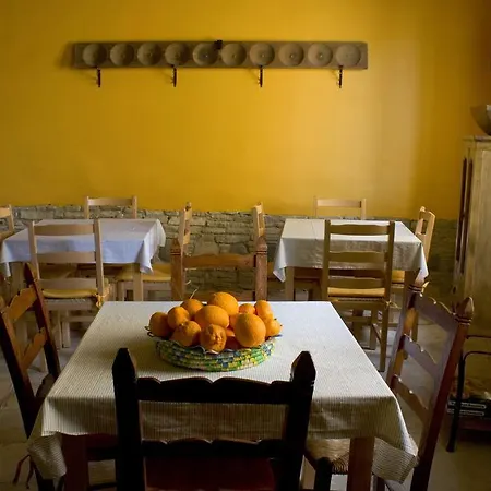Aperanti Agrotourism Bed & Breakfast *
