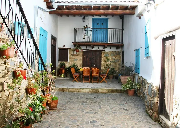 Aperanti Agrotourism Bed & Breakfast 3*